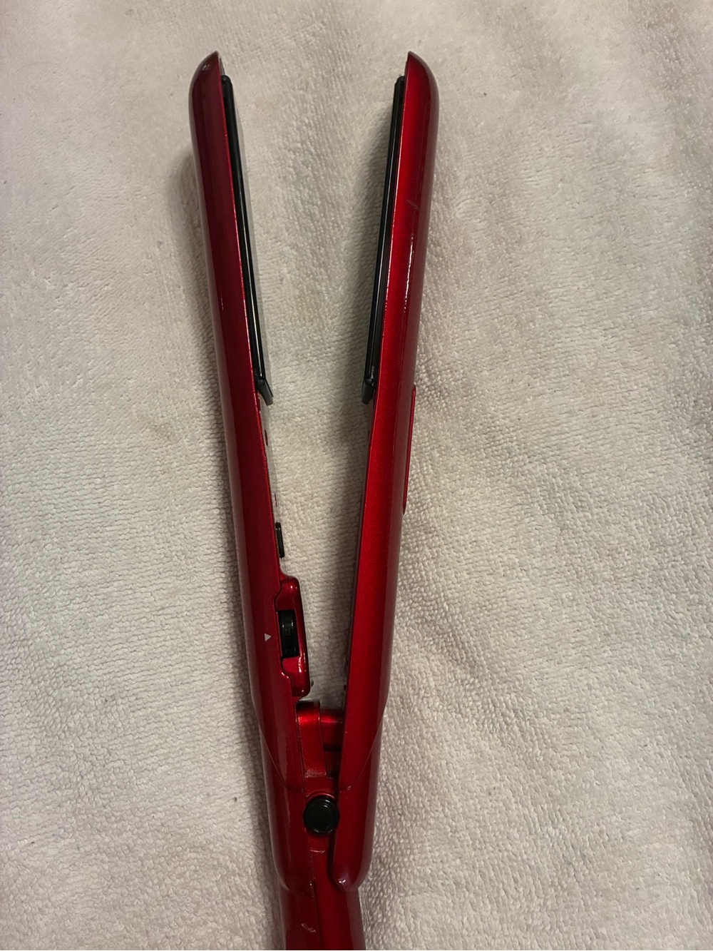 BaByliss Red Ceramix Xtreme Straightener - Picture 2 of 6